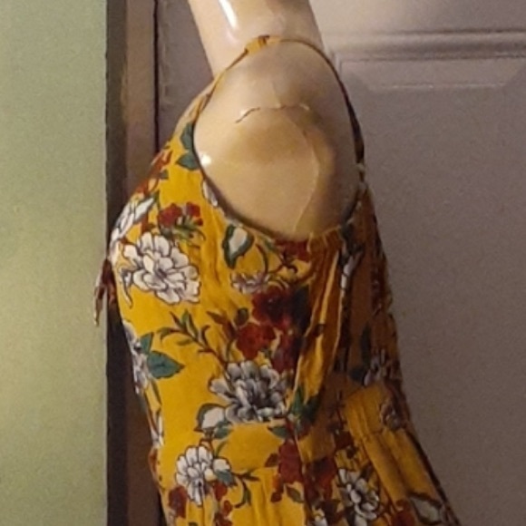 🆕🌺 MORAL FIBER Floral Jumper w/ Cut Out under Chest Tie Bodice NWT Medium - Picture 7 of 12